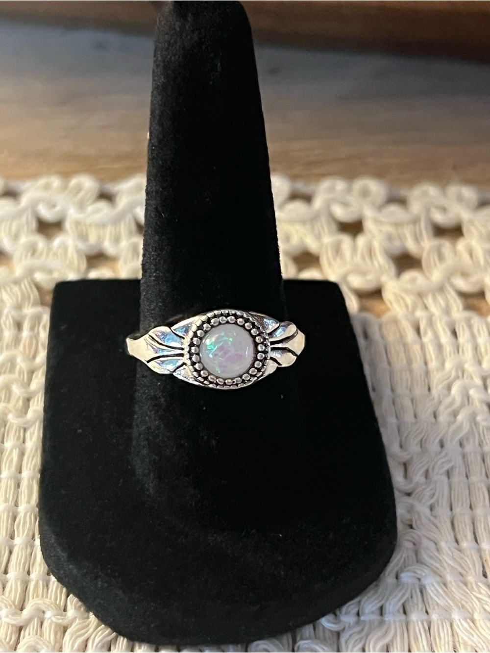 Sterling Silver Opal-Effect Round Stone Ring in White size 7 30p2